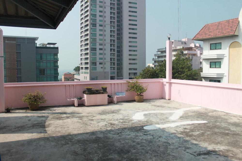 Soi 5 Apartment Pattaya Eksteriør bilde